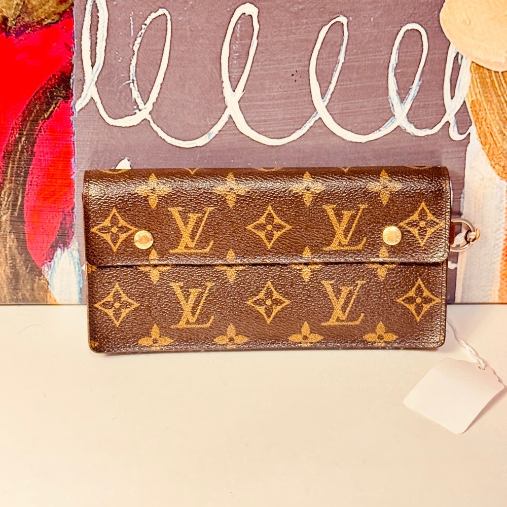 Louis Vuitton Brown and Gold Monogram Clutch - Picture 14 of 16